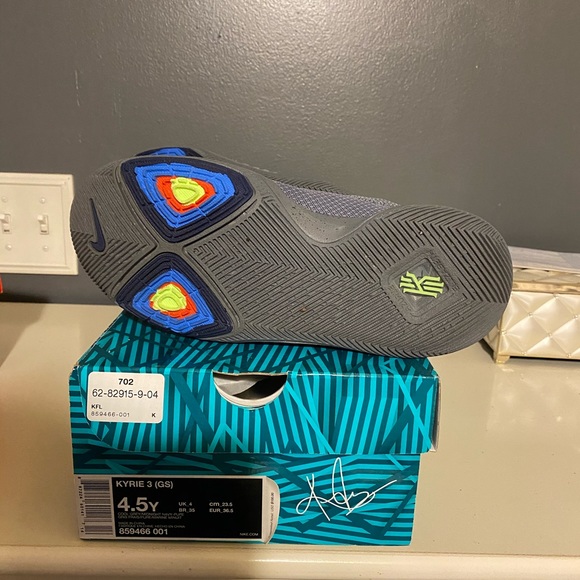 Size 4.5Y Nike juries 3 cool grey/navy - Picture 4 of 5